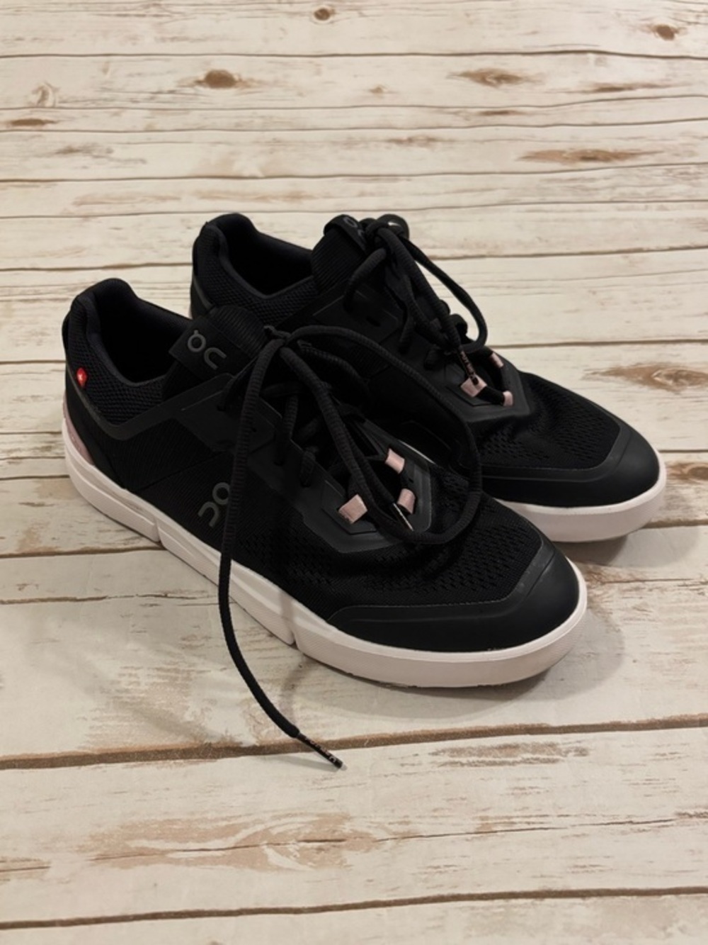On The ROGER Women’s Spin Tennis Sneakers In Black and Zephyr Size 8.5